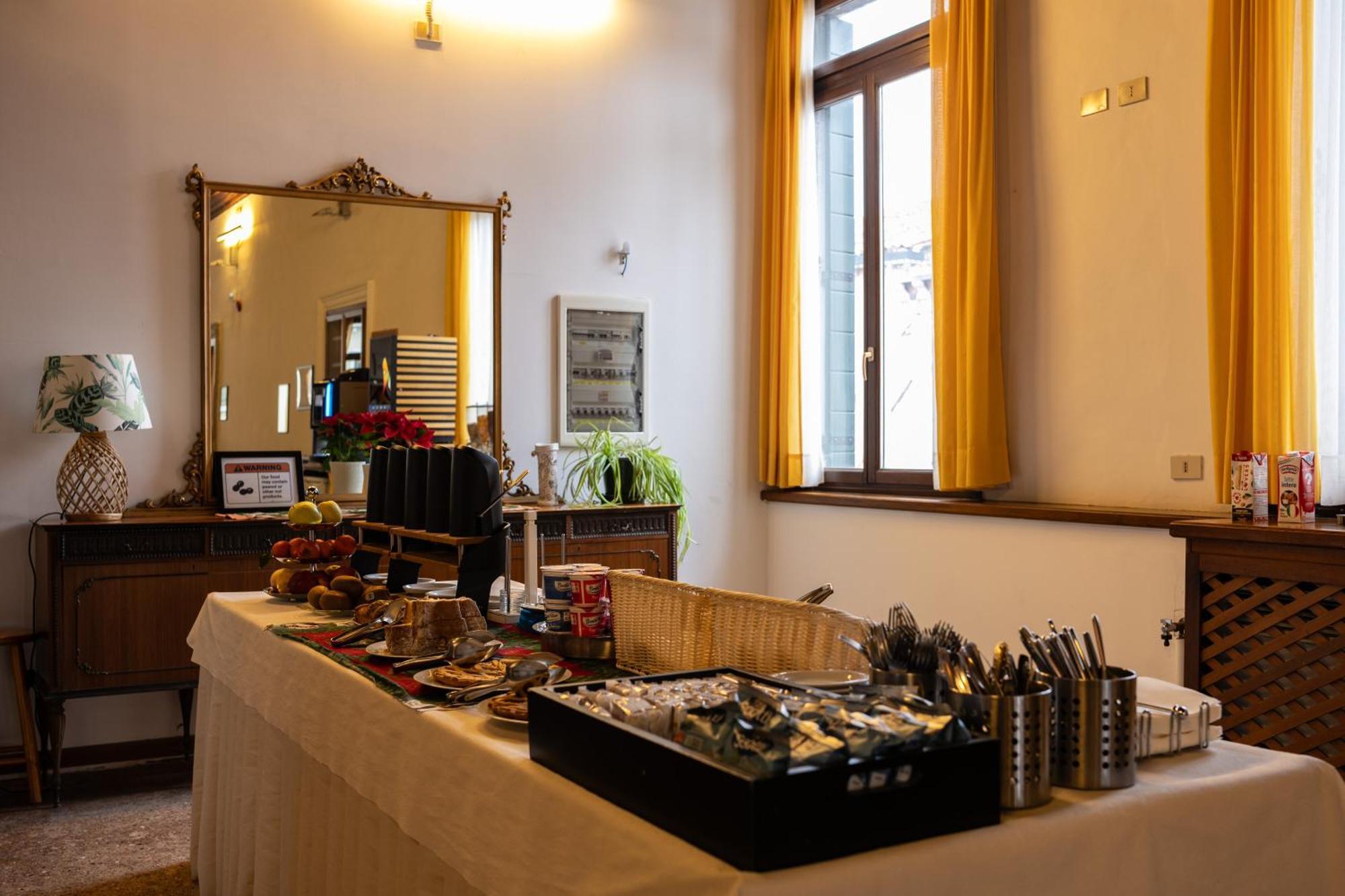 Foresteria Valdese Venezia Εξωτερικό φωτογραφία